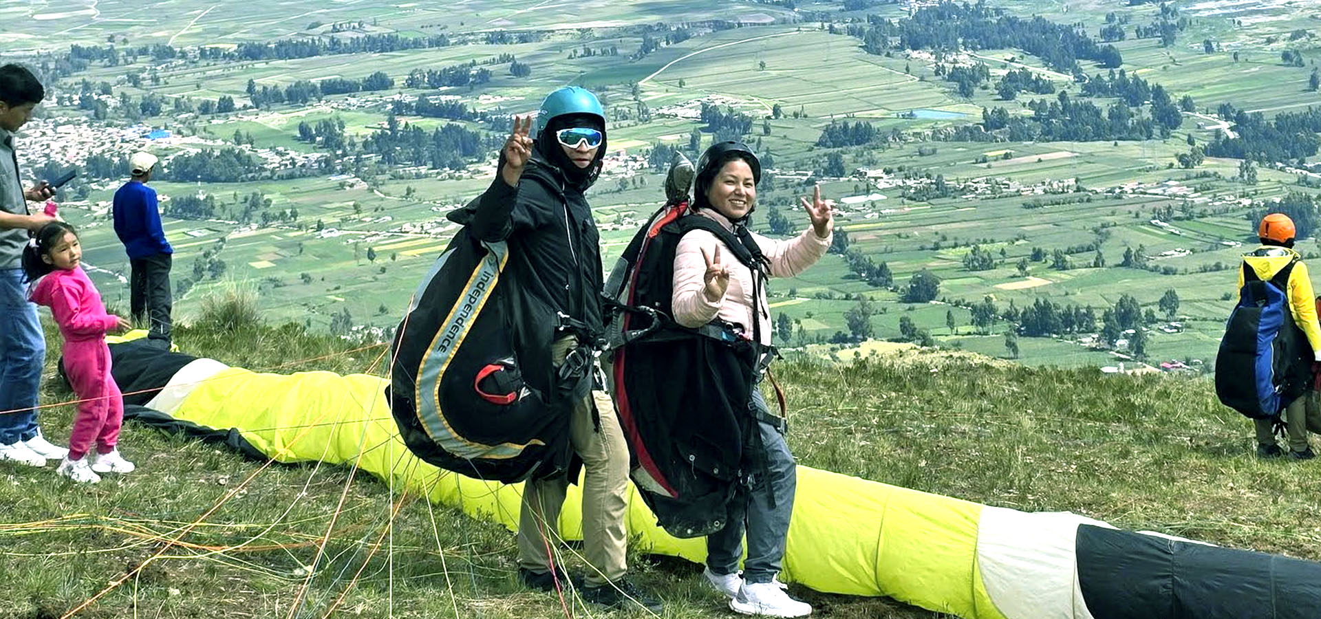 Paisajes andinos vistos desde parapente